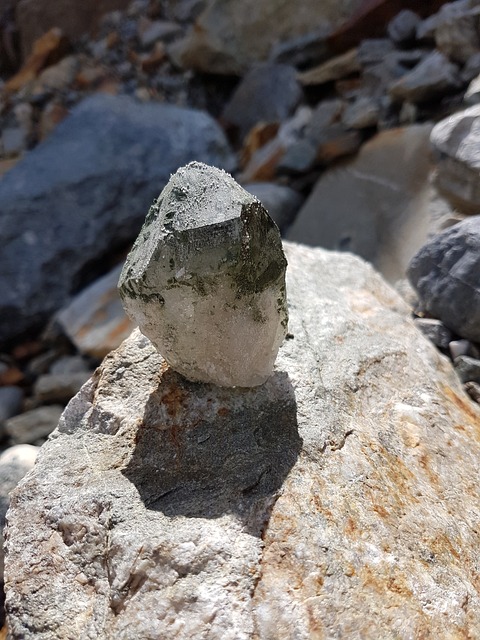stone 2680994 640